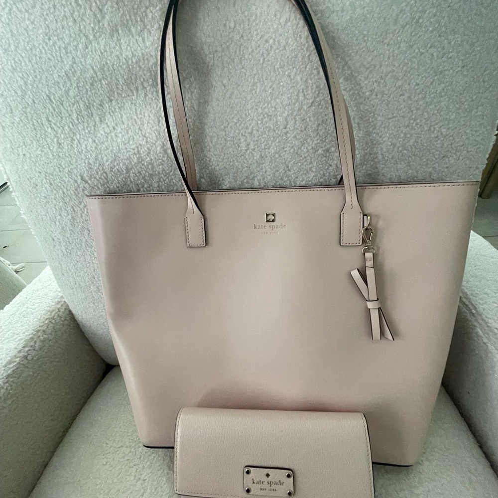 Kate Spade Light Pink Leather Tote with Matching Wallet